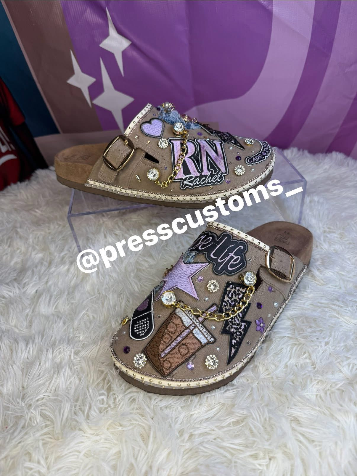 Healthcare worker clogs