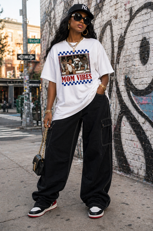 Mom VIBES RETRO  TEE